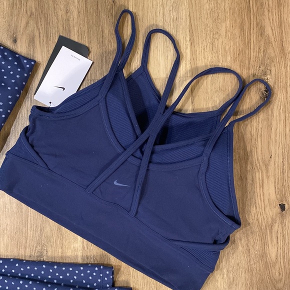 Nike Yoga Set - Picture 2 of 7